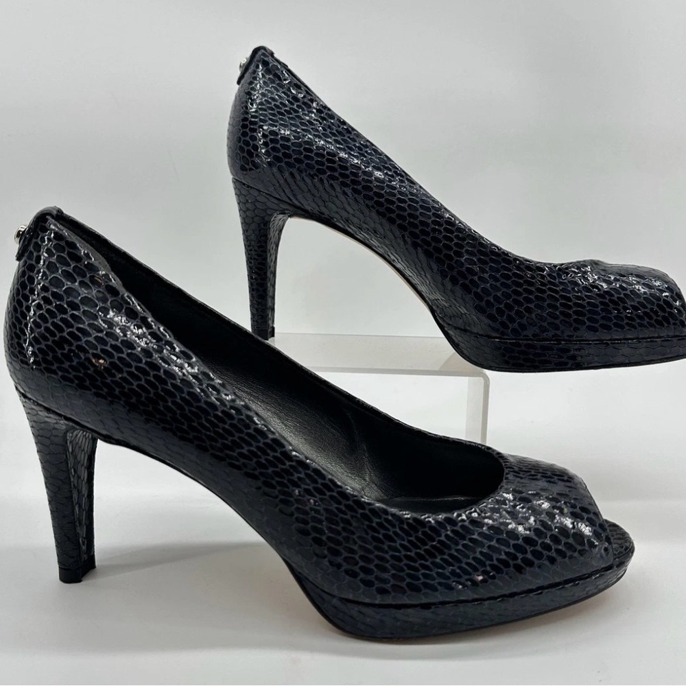 Stuart Weitzman | Plainfield Logo Navy Embossed Reptile Leather Peep Toe Pumps